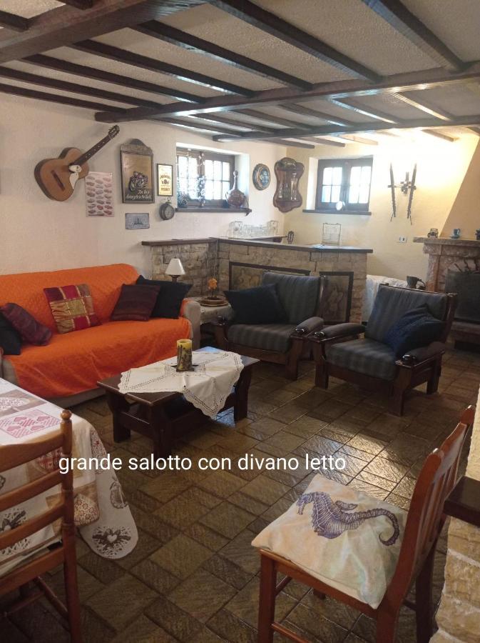 Villa Laura Incisa Scapaccino Eksteriør billede